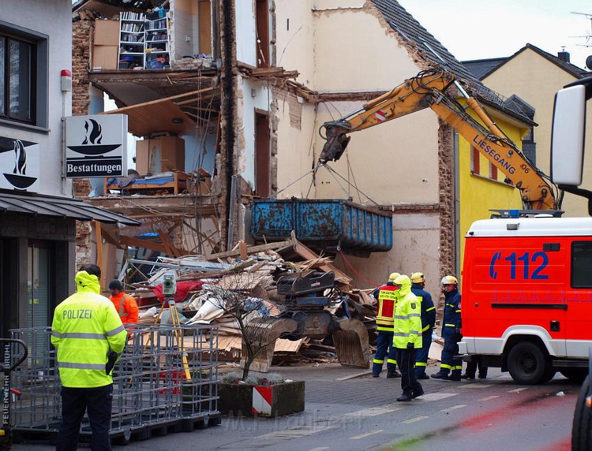 Hausexplosion Bruehl bei Koeln Pingsdorferstr P434.JPG